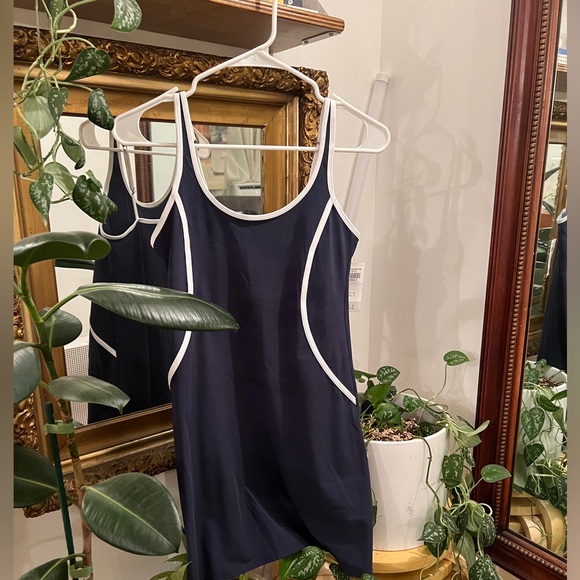 NEW WITH TAGS Abercrombie navy exercise dress with shorts - Picture 4 of 4